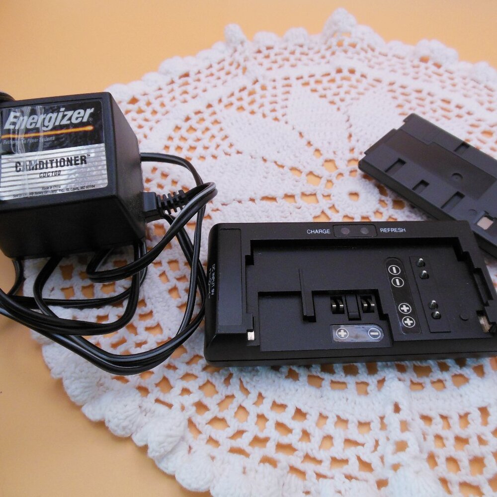 Energizer Camditioner CDC 100 Rechargeable Power System Nickel Cadmium batteries